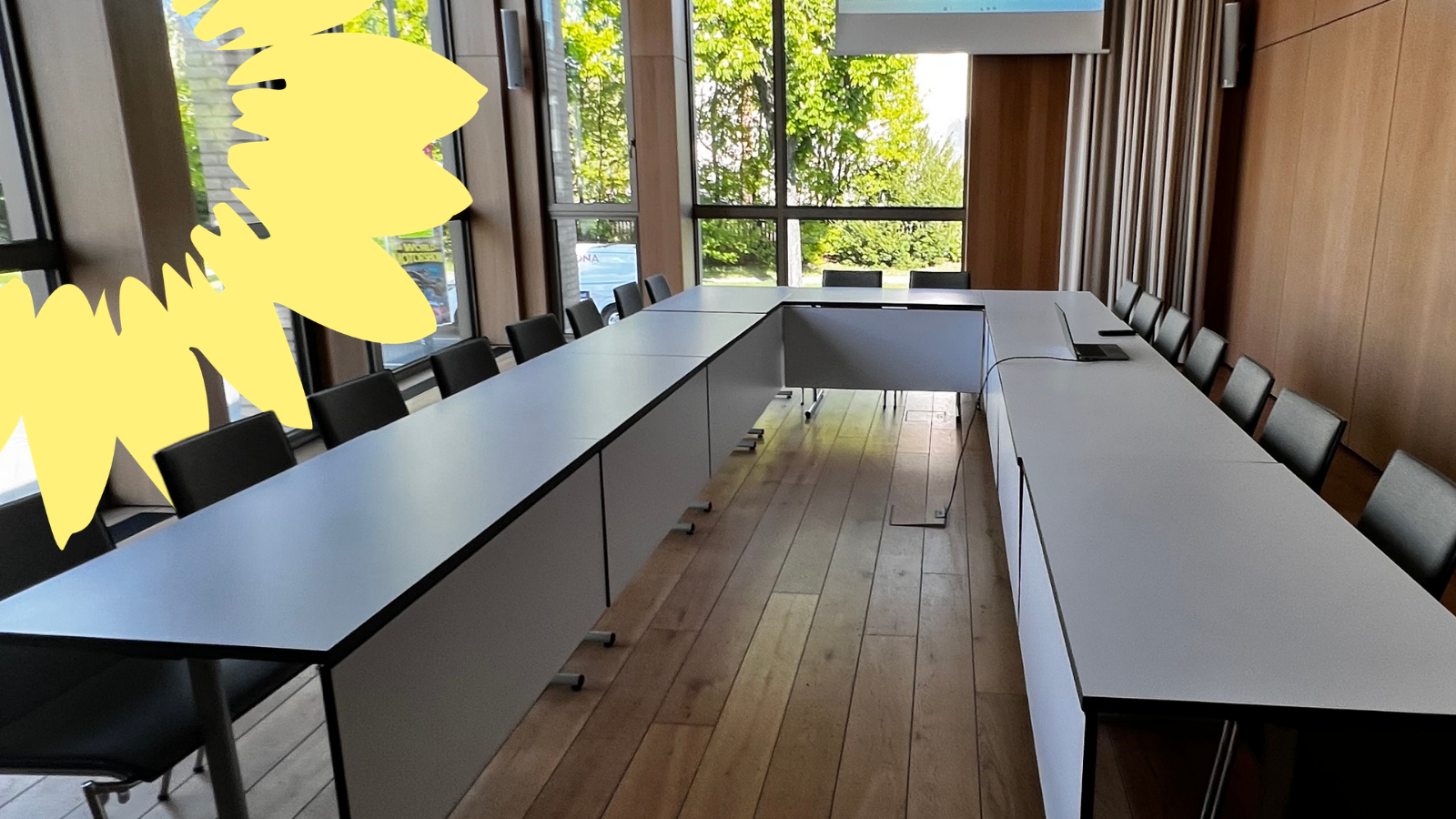 Blick in den Kleinen Sitzungssaal des Rathauses Königs Wusterhausen